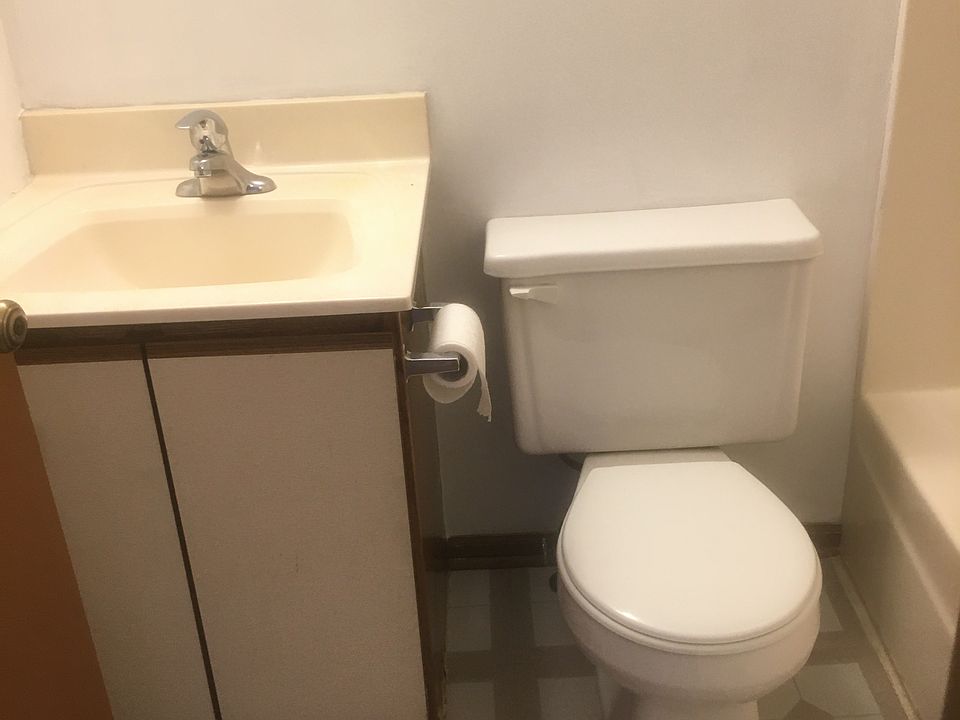 2nd image of 324-28 N Jackson St #326