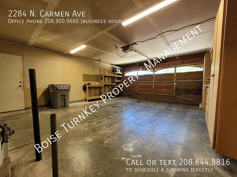2284 N Carmen Ave — Photo 37