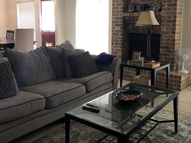 8715 Lawncliff Ln — Photo 5
