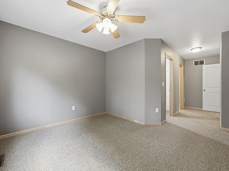 2414 Catskill Ct — Photo 14