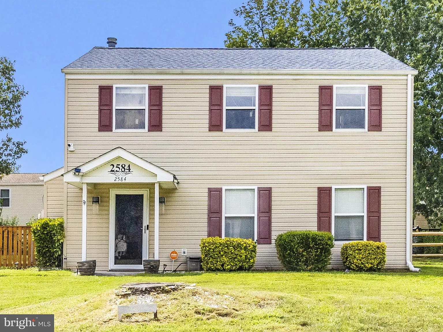 2584 Sussex Ct photo 1