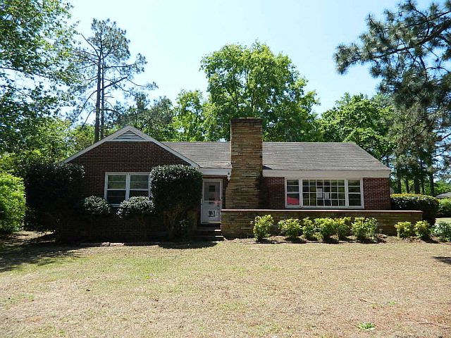 1st image of 2724 Lakewood Dr