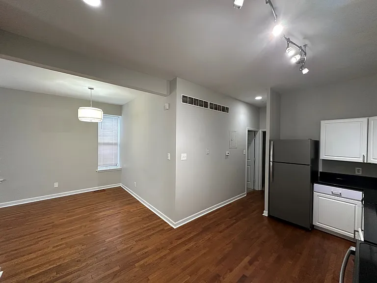 3867 Botanical Ave #2E — Photo 2