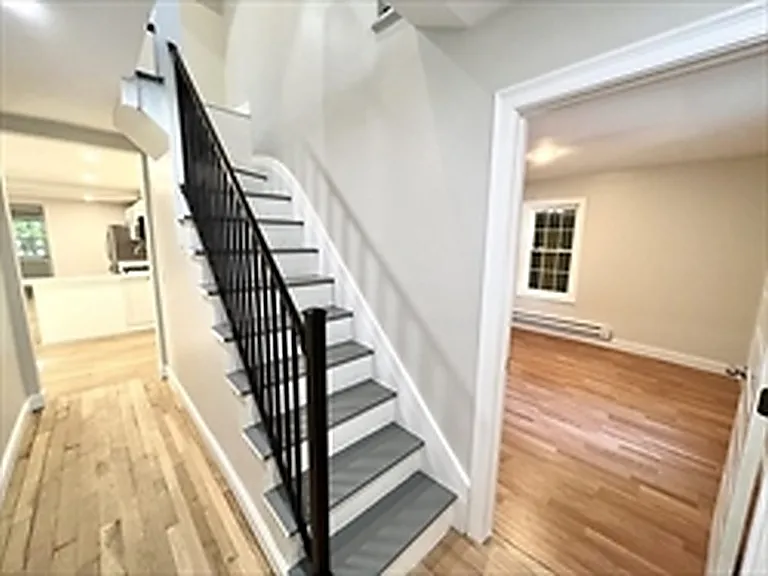 6 La Grange Pl — Photo 9