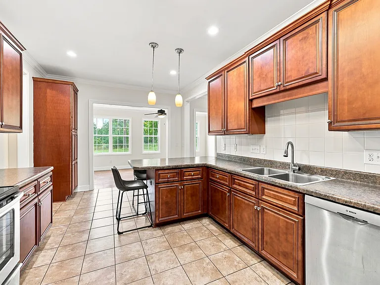 494 Asset Pkwy — Photo 26