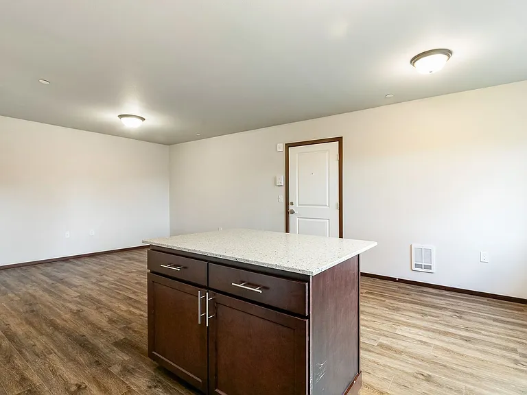 1019 Curtis St — Photo 12