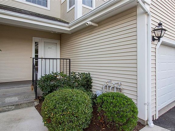 3rd image of 302 Limner Cir
