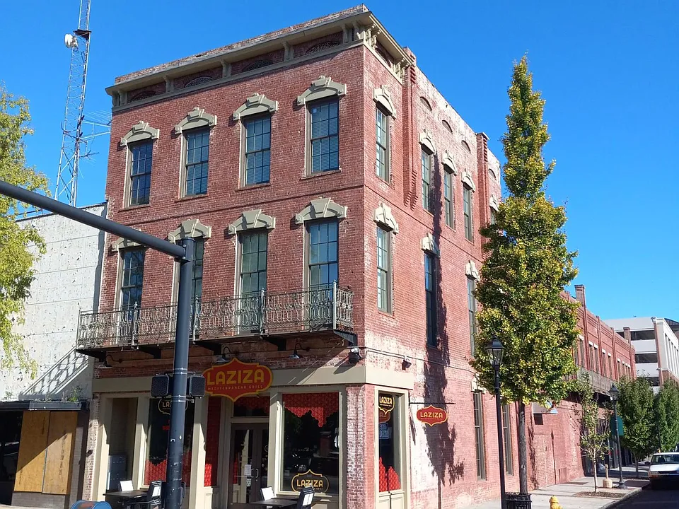 903 Broad St #G