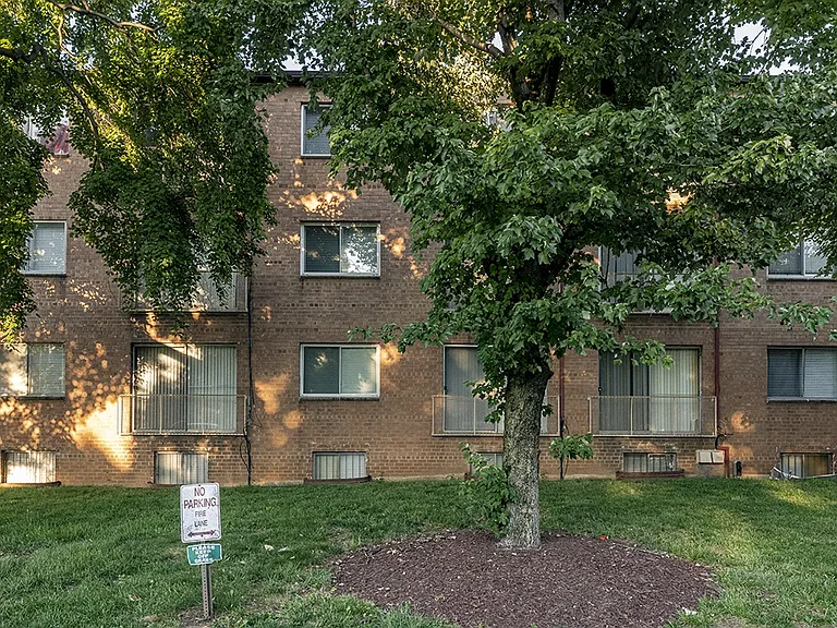 Riverbend — Photo 18