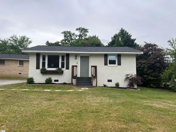 7 Elberta St, Taylors, SC 29687