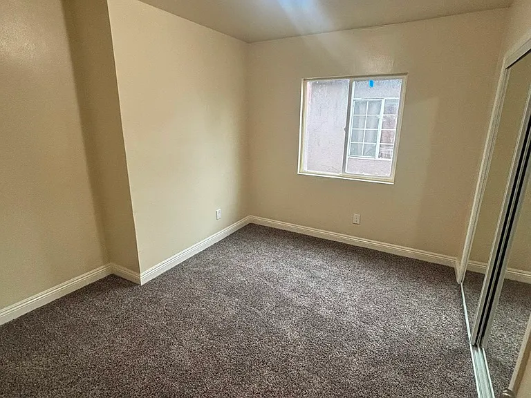 3966 S Hobart Blvd — Photo 8