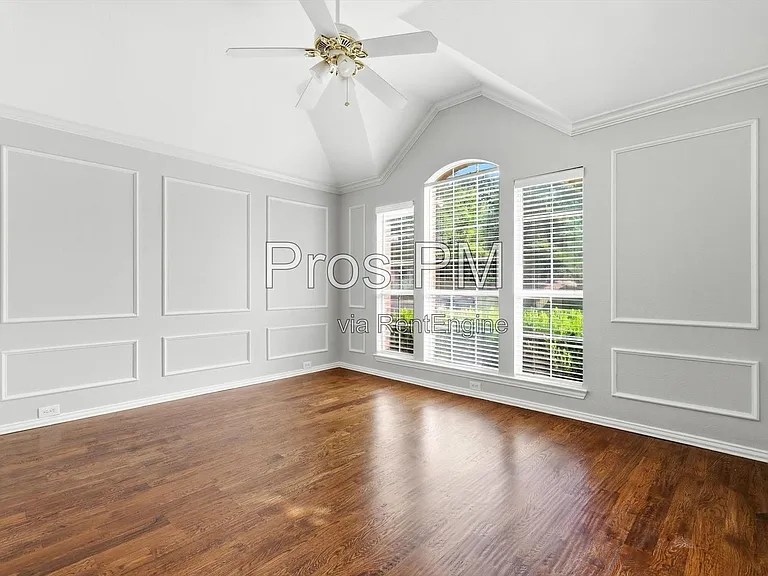 2921 Meadow Glen Dr — Photo 6