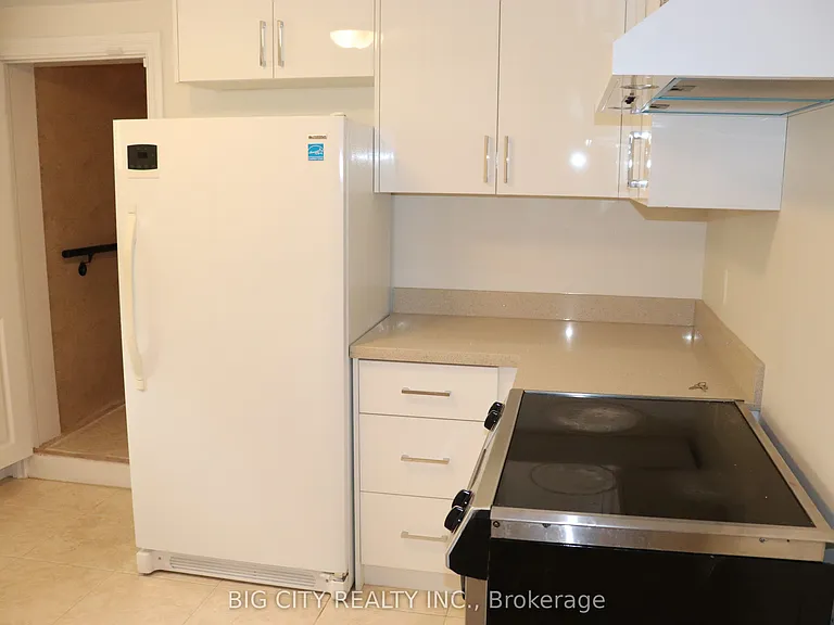 30 Lozoway Dr #LOWER — Photo 16