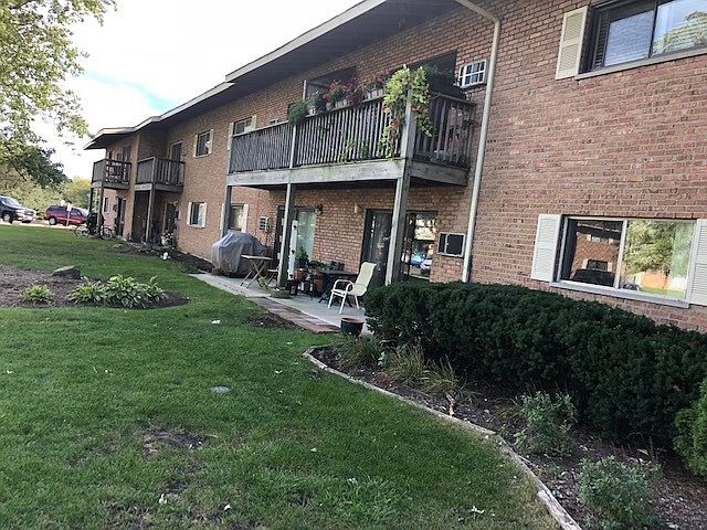 1st image of 7422 Brookdale Dr APT 206