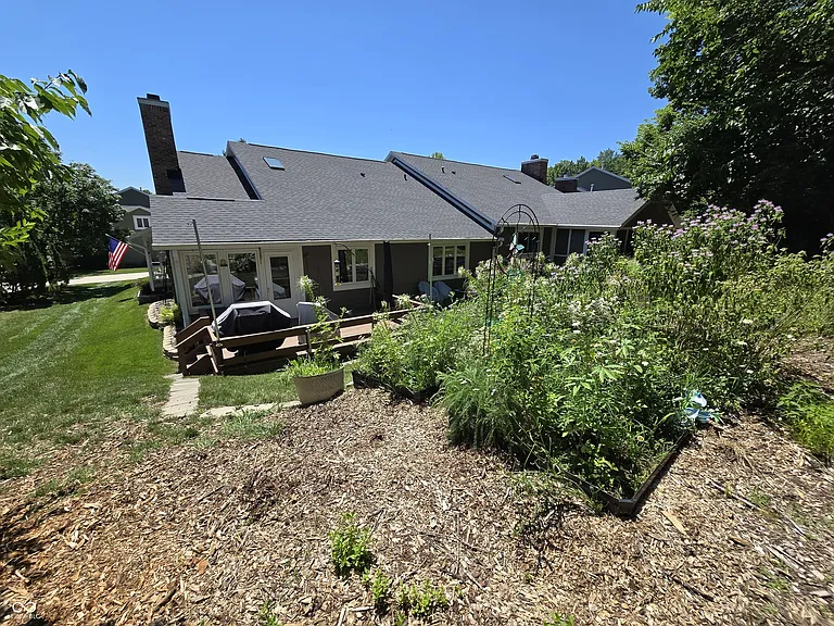 8198 Foxchase Cir — Photo 40