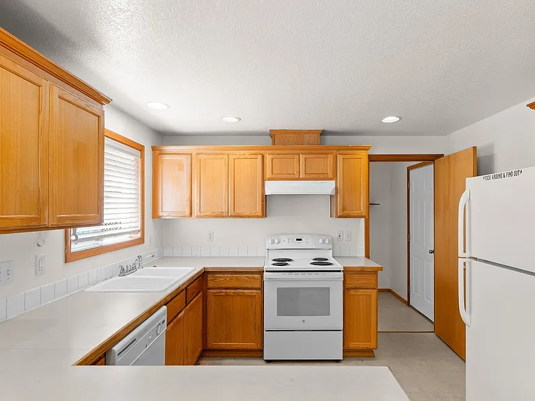 6032 SE Reedway St — Photo 11