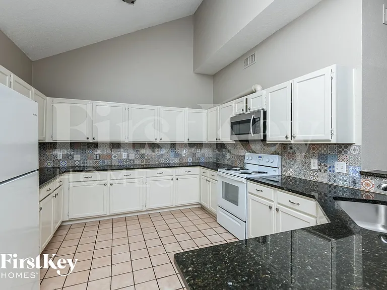 4213 Amy Dr — Photo 7