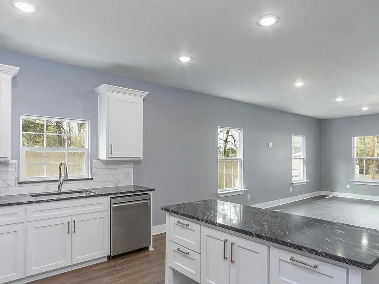 1306 Oden St — Photo 7