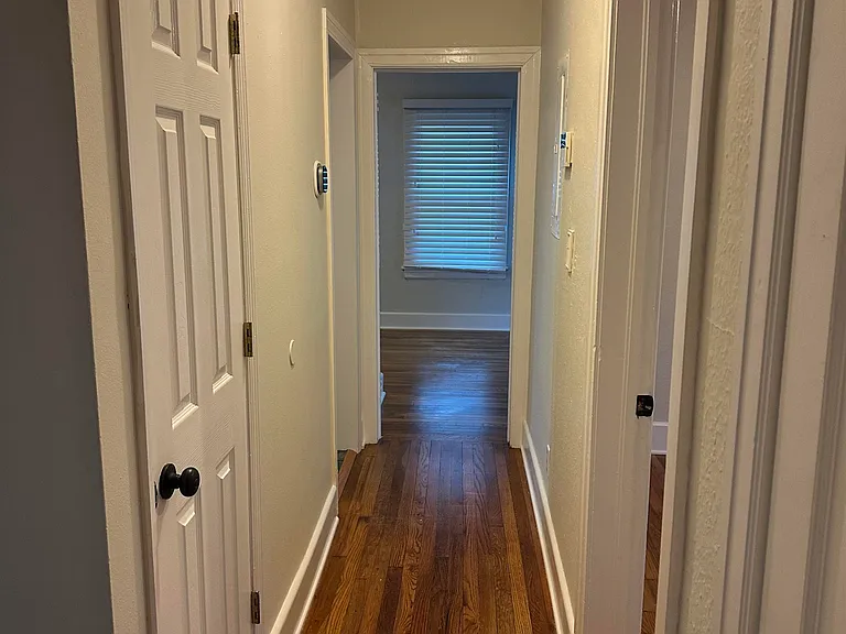 650 W 10th Ave — Photo 9