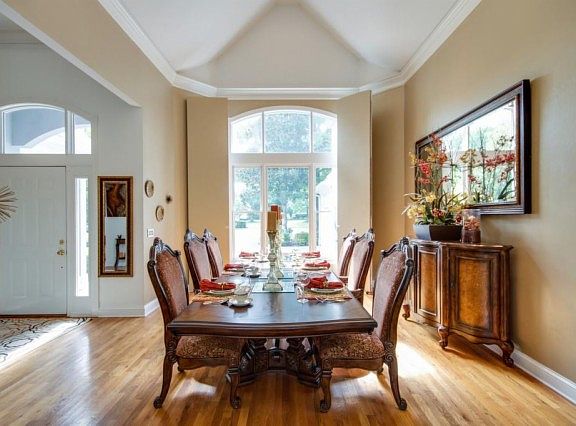 3rd image of 3038 Saint Johns Dr