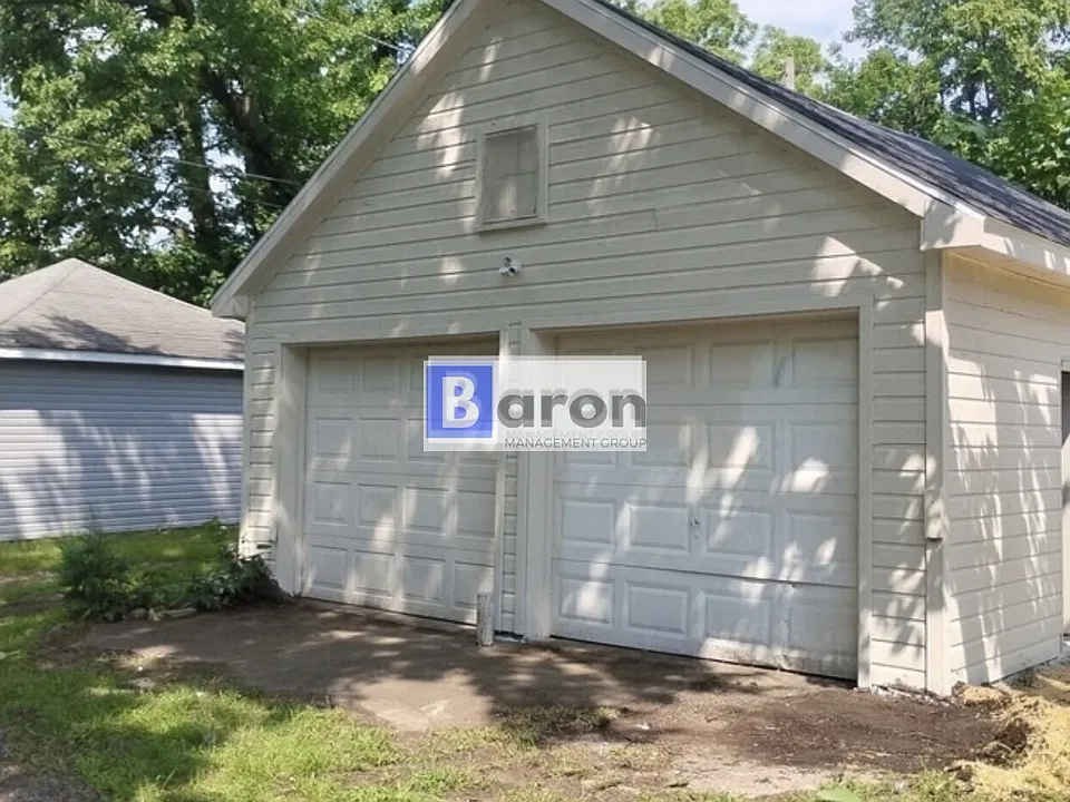 501 N Walnut St #GARAGE GARAGE