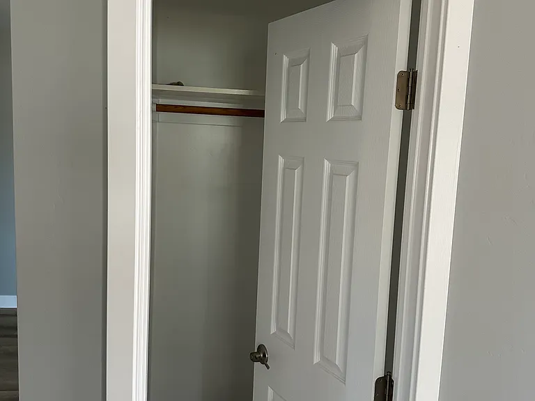 Hanson Ln — Photo 13