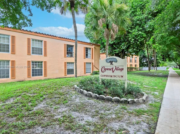 7230 Fairway Dr APT F20, Miami Lakes, FL 33014
