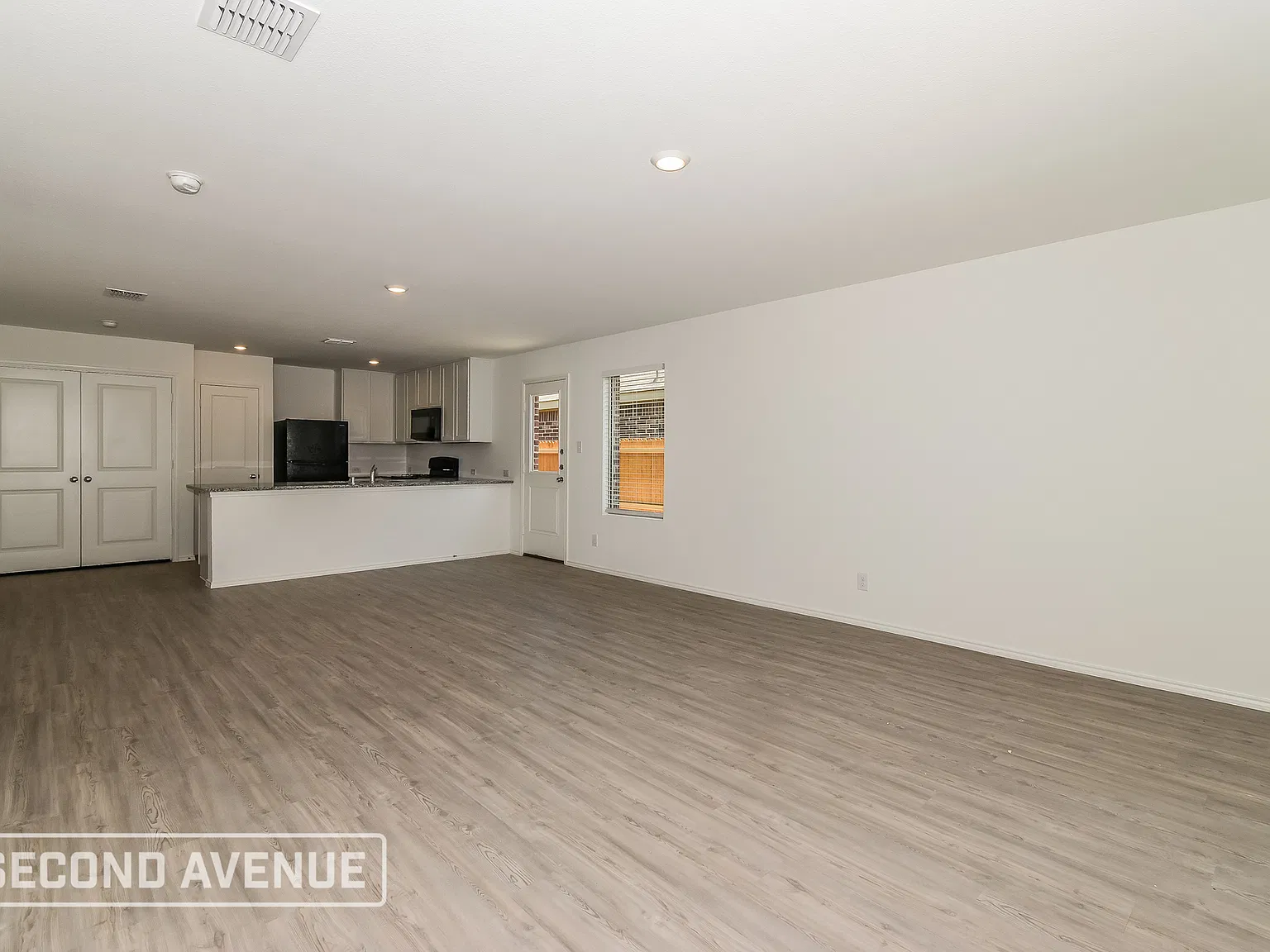 3 bed, 2.0 bath, 1316 sqft, $2,199 — Photo 4