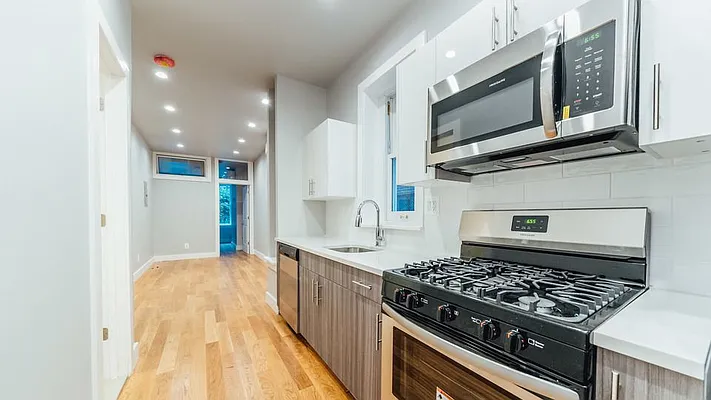 Rented by Nooklyn NYC LLC | media 10