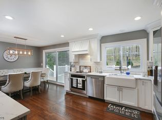 10 Wells Ln, Warren, NJ 07059