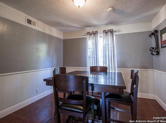 5th image of 10806 Cedar Elm Dr