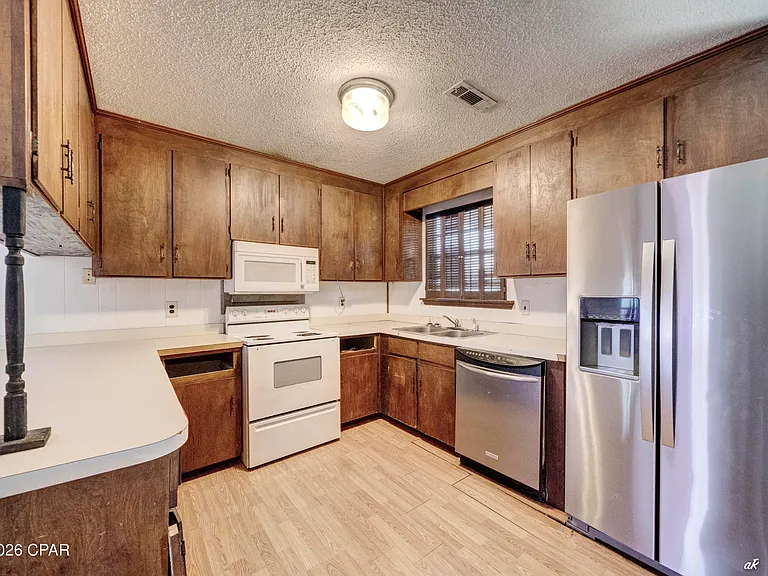 929 Marina Dr — Photo 9