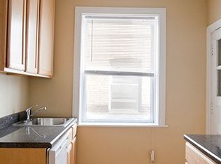 915 Dempster St APT 2W, Evanston, IL