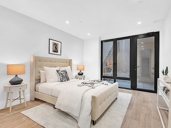 4th image of 490 Lorimer St APT 1B