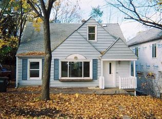 506 Forest Glen Dr, Round Lake Park, IL