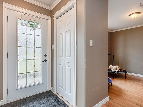 3rd image of 1835 Acadia Dr
