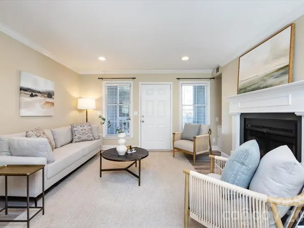 430 Queens Rd APT 221, Charlotte, NC 28207