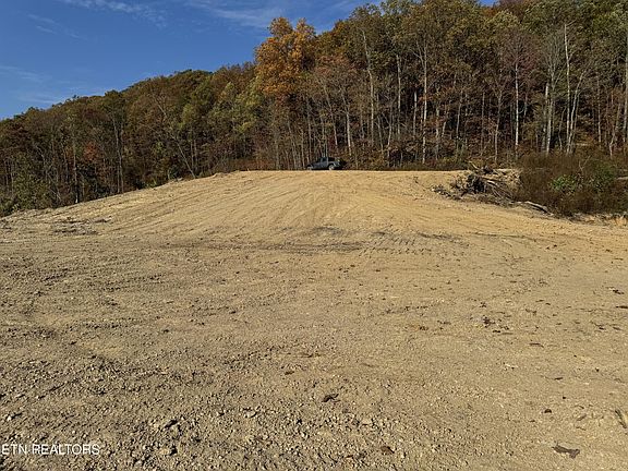 3rd image of 11 Stanley Creek Rd