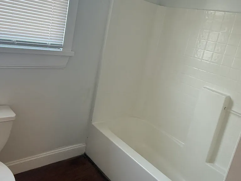 full bath picture 3