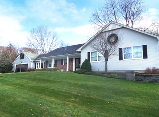 2 Country Club Ct, Mount Sinai, NY 11766