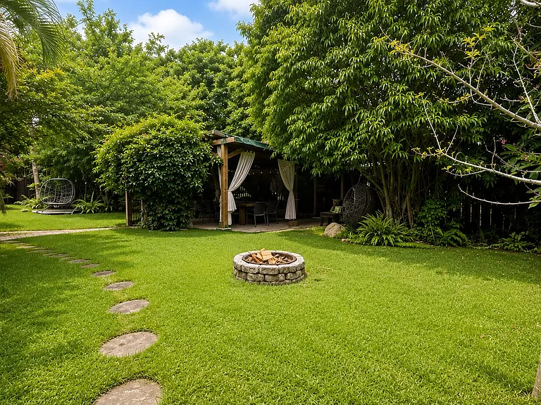 Shady Pond Ln — Photo 30