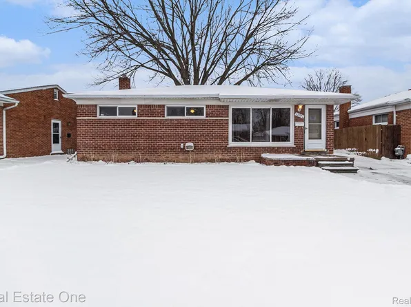 32971 Barton St, Garden City, MI 48135