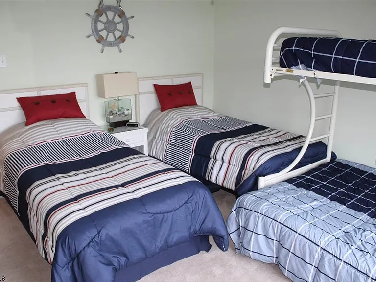 1101 E Shore Dr #C — Photo 16