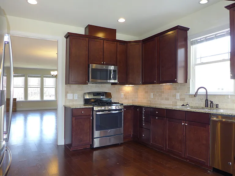 112 Bella Dr — Photo 6