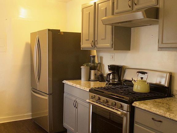 Kitchen (new appliances, new flooring).