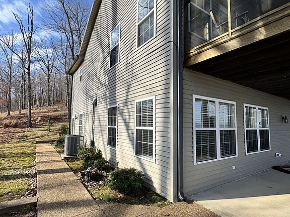 5th image of 196 Sourwood Ln