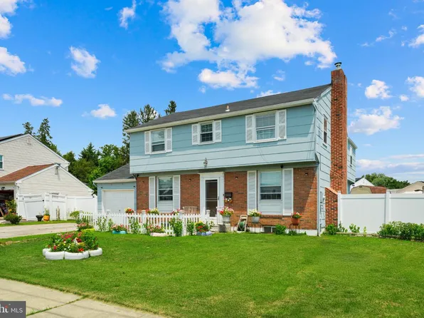 242 Hendrickson Ave, Edgewater Park, NJ 08010