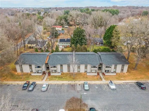 2250 Sunderland Rd APT 29B, Winston Salem, NC 27103
