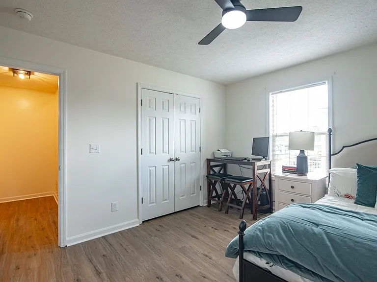 114 Twin Lakes Dr — Photo 32