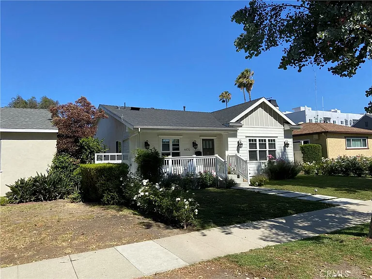 4470 Stansbury Ave — Photo 3